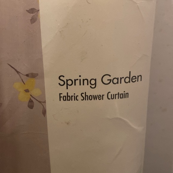 Saturday Knight Limited Spring Garden Fabric Shower Curtain 70x72” new open pkg - Picture 3 of 7